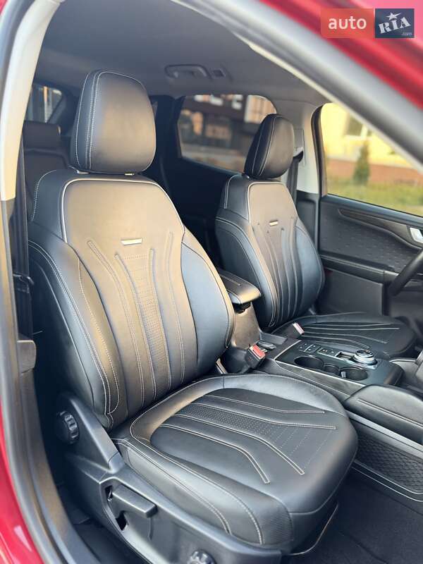 Позашляховик / Кросовер Ford Kuga 2020 в Києві