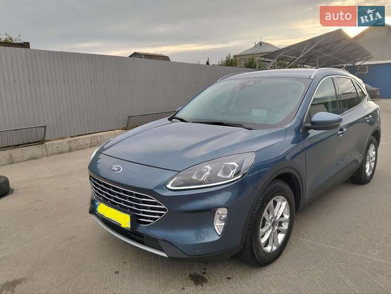 Внедорожник / Кроссовер Ford Kuga 2021 в 