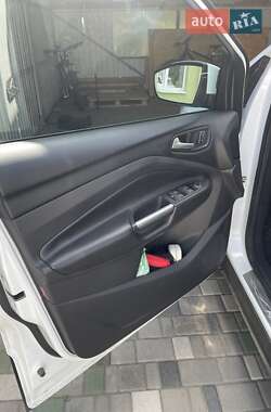 Внедорожник / Кроссовер Ford Kuga 2019 в 