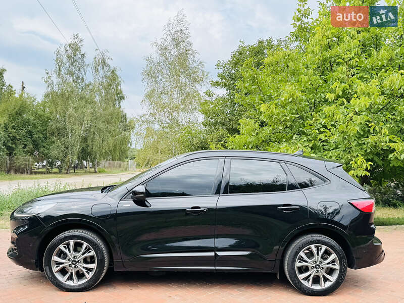 Внедорожник / Кроссовер Ford Kuga 2022 в Лохвице