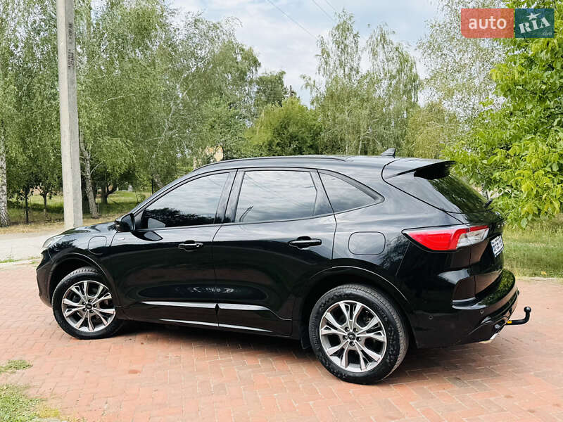 Внедорожник / Кроссовер Ford Kuga 2022 в Лохвице