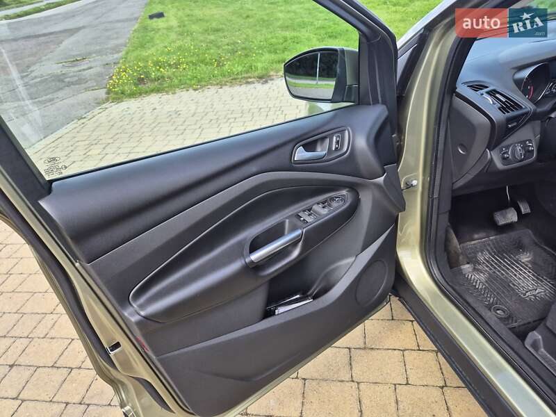 Позашляховик / Кросовер Ford Kuga 2013 в Львові