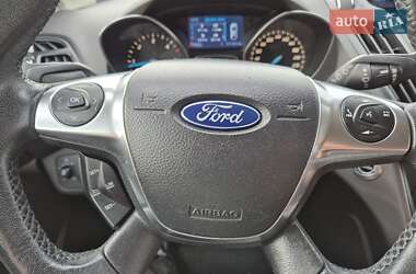 Внедорожник / Кроссовер Ford Kuga 2013 в 