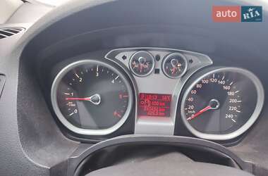 Внедорожник / Кроссовер Ford Kuga 2012 в 