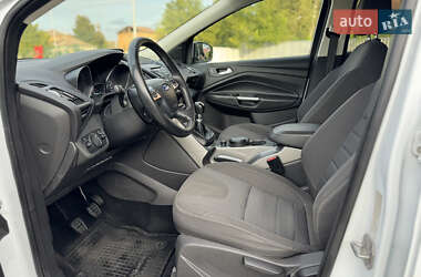 Внедорожник / Кроссовер Ford Kuga 2013 в 