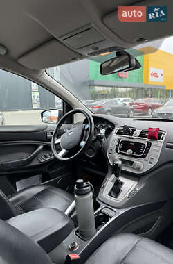 Внедорожник / Кроссовер Ford Kuga 2012 в 