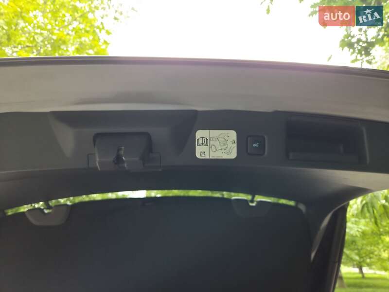 Внедорожник / Кроссовер Ford Kuga 2021 в Киеве