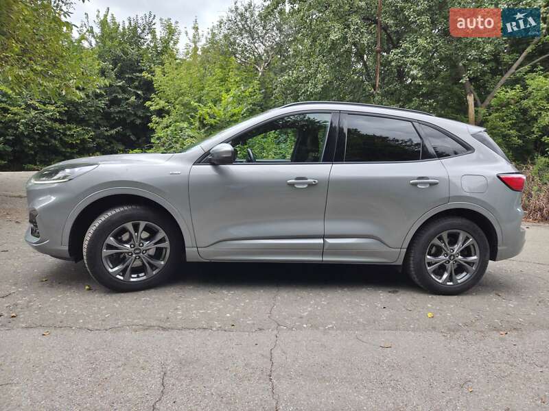 Внедорожник / Кроссовер Ford Kuga 2021 в Киеве