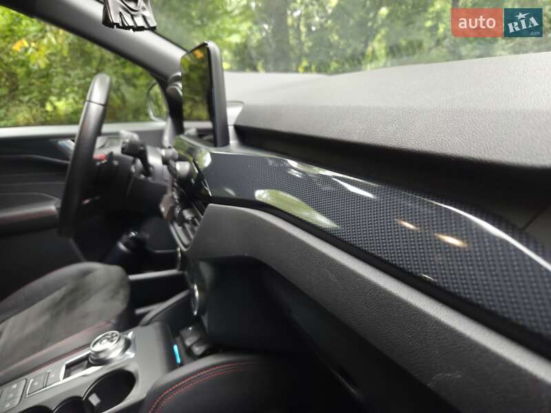 Внедорожник / Кроссовер Ford Kuga 2021 в Киеве