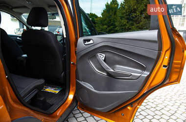 Внедорожник / Кроссовер Ford Kuga 2015 в 