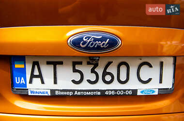 Внедорожник / Кроссовер Ford Kuga 2015 в 