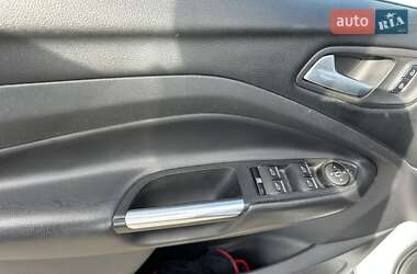Внедорожник / Кроссовер Ford Kuga 2014 в 