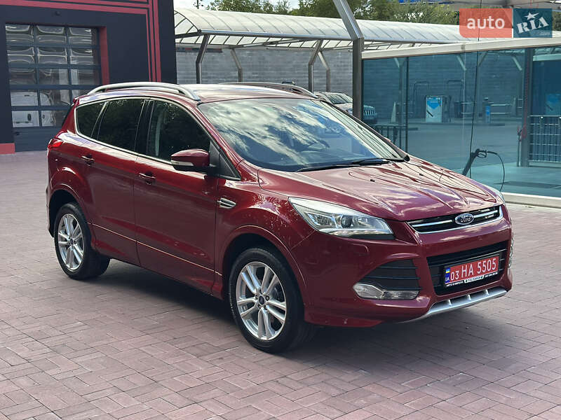 Внедорожник / Кроссовер Ford Kuga 2015 в Ровно
