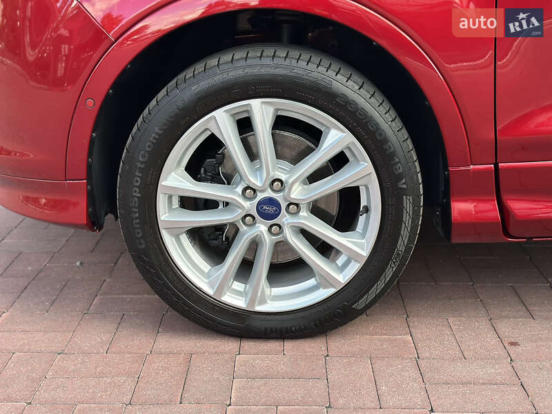 Внедорожник / Кроссовер Ford Kuga 2015 в Ровно