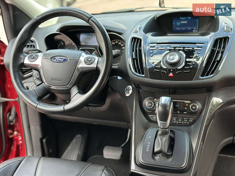 Внедорожник / Кроссовер Ford Kuga 2015 в Ровно