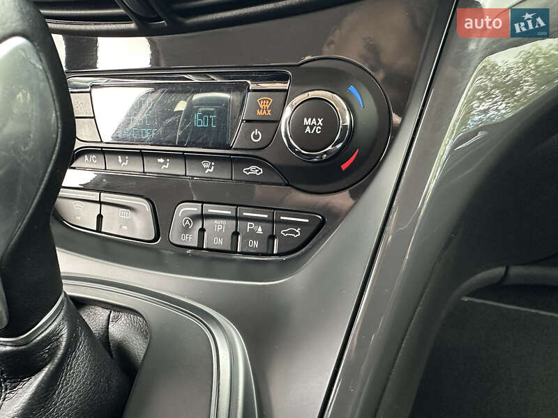 Внедорожник / Кроссовер Ford Kuga 2015 в Ровно