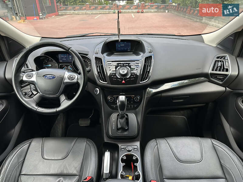 Внедорожник / Кроссовер Ford Kuga 2015 в Ровно