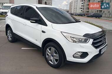 Внедорожник / Кроссовер Ford Kuga 2017 в 