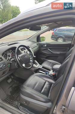 Внедорожник / Кроссовер Ford Kuga 2012 в 
