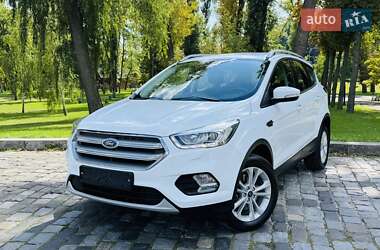 Внедорожник / Кроссовер Ford Kuga 2019 в 