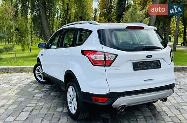 Внедорожник / Кроссовер Ford Kuga 2019 в 