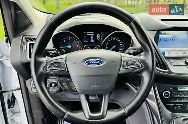 Внедорожник / Кроссовер Ford Kuga 2019 в 