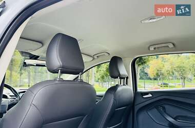 Внедорожник / Кроссовер Ford Kuga 2019 в 