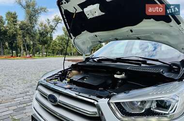 Внедорожник / Кроссовер Ford Kuga 2019 в 