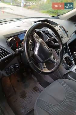 Внедорожник / Кроссовер Ford Kuga 2016 в 