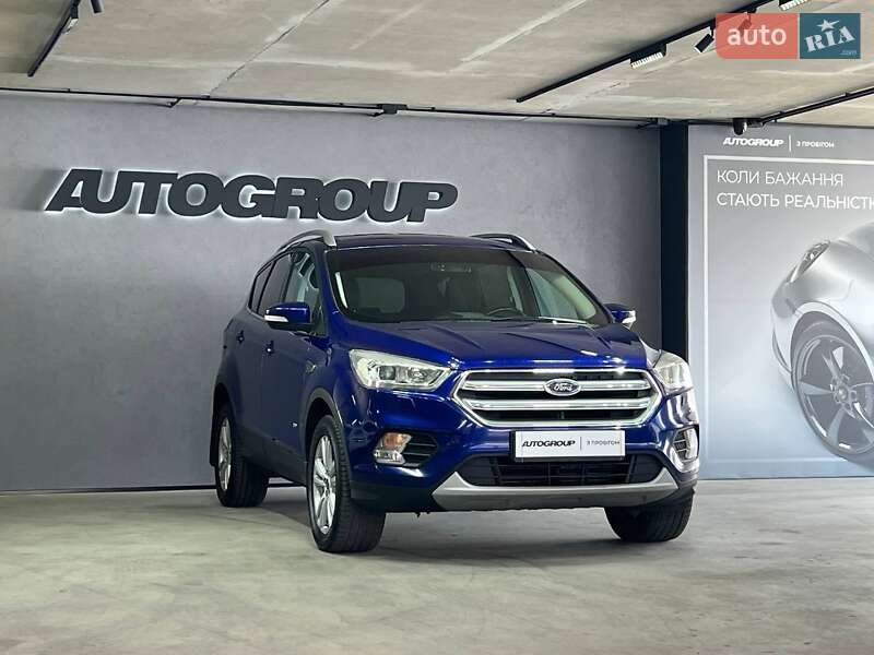 Внедорожник / Кроссовер Ford Kuga 2017 в 