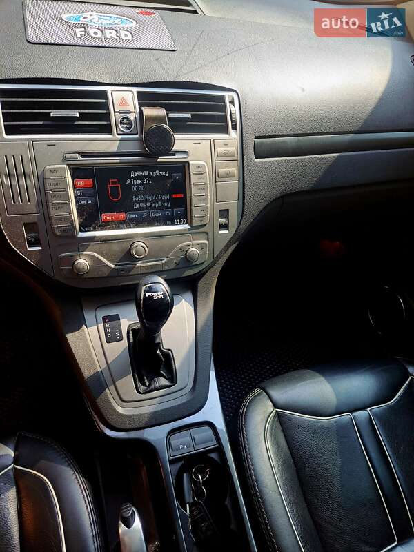 Внедорожник / Кроссовер Ford Kuga 2011 в Вараше