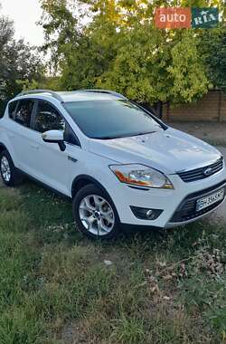 Внедорожник / Кроссовер Ford Kuga 2012 в 
