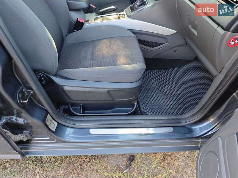 Внедорожник / Кроссовер Ford Kuga 2010 в Изюме