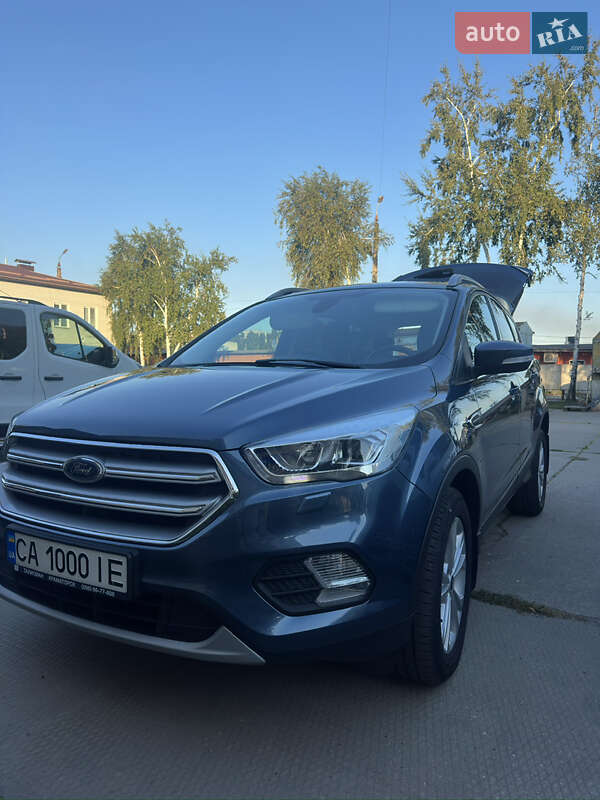 Позашляховик / Кросовер Ford Kuga 2019 в Черкасах фото Позашляховик / Кросовер Ford Kuga 2019 в Черкасах