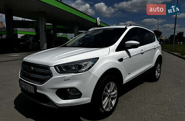 Внедорожник / Кроссовер Ford Kuga 2018 в 