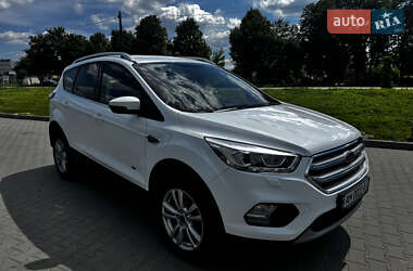 Внедорожник / Кроссовер Ford Kuga 2018 в 