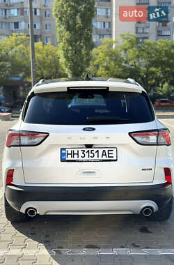 Внедорожник / Кроссовер Ford Kuga 2021 в 