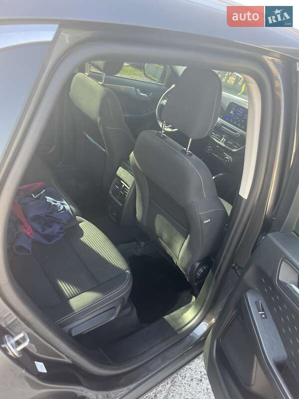 Внедорожник / Кроссовер Ford Kuga 2020 в Гайсине