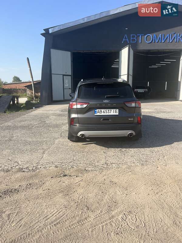 Внедорожник / Кроссовер Ford Kuga 2020 в Гайсине