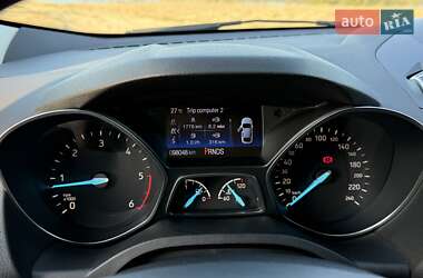Внедорожник / Кроссовер Ford Kuga 2016 в 