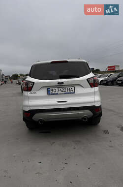 Внедорожник / Кроссовер Ford Kuga 2019 в 