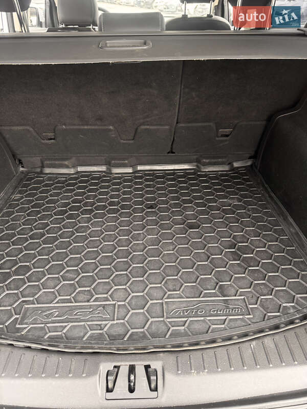 Внедорожник / Кроссовер Ford Kuga 2019 в Львове