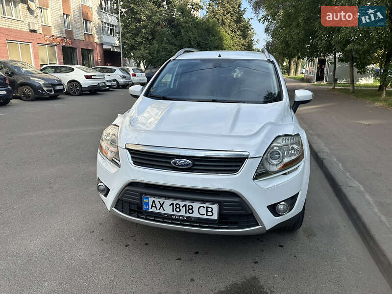Внедорожник / Кроссовер Ford Kuga 2010 в Львове