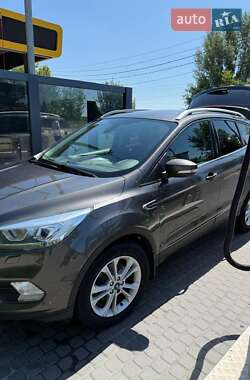 Внедорожник / Кроссовер Ford Kuga 2019 в 