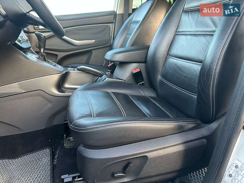 Внедорожник / Кроссовер Ford Kuga 2010 в Каменец-Подольском