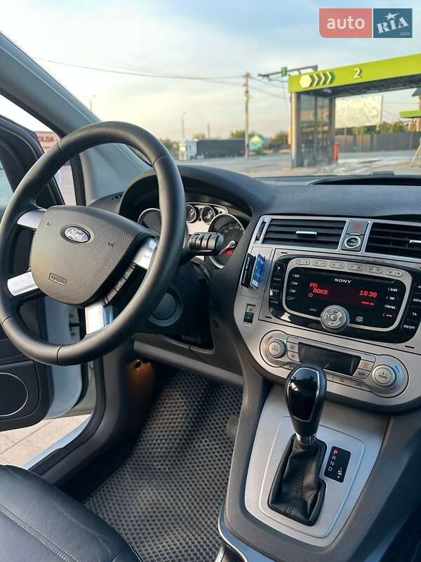 Внедорожник / Кроссовер Ford Kuga 2010 в Каменец-Подольском