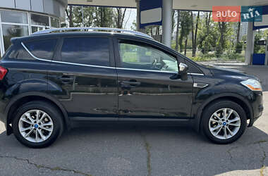 Внедорожник / Кроссовер Ford Kuga 2012 в 