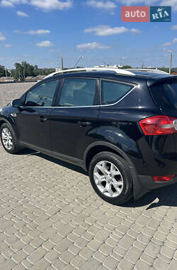 Внедорожник / Кроссовер Ford Kuga 2010 в 