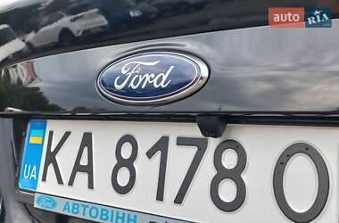 Внедорожник / Кроссовер Ford Kuga 2013 в 
