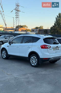 Внедорожник / Кроссовер Ford Kuga 2011 в 